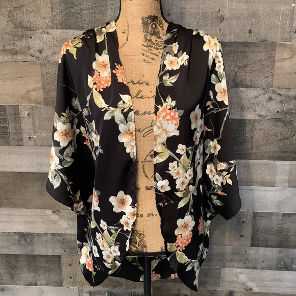 Tops - Floral Kimono